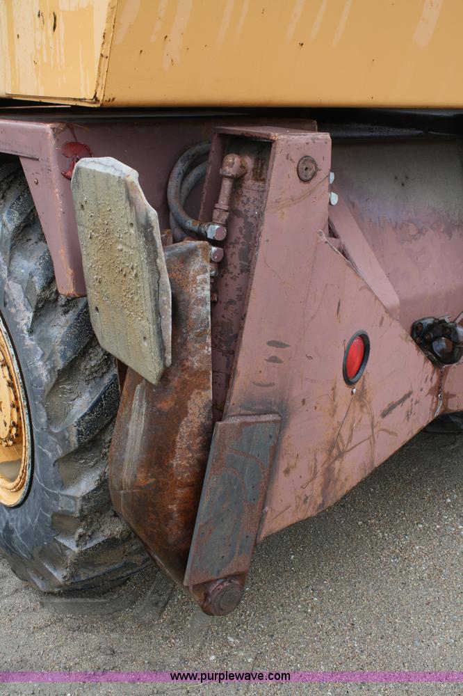 image for item 4660 Case 1085 Cruz air wheel excavator
