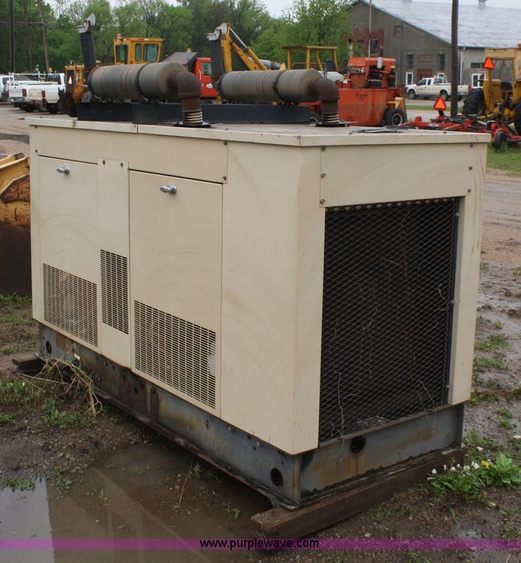 image for item 4663 Dayton 9303-1 generator
