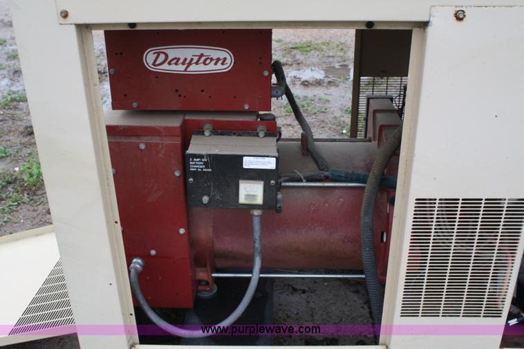 image for item 4663 Dayton 9303-1 generator