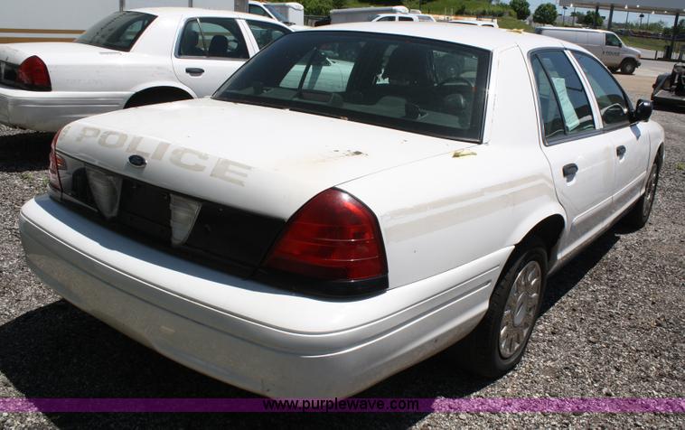 image for item 5039 2003 Ford Crown Victoria Police Interceptor