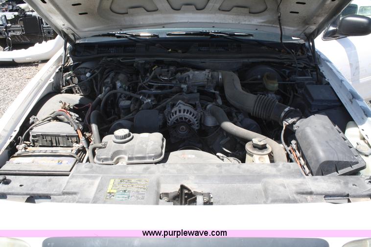 image for item 5039 2003 Ford Crown Victoria Police Interceptor