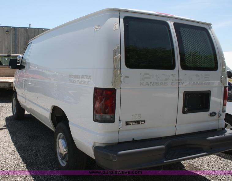 image for item 5040 2006 Ford E250 Econoline van