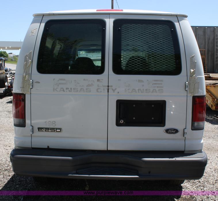 image for item 5040 2006 Ford E250 Econoline van