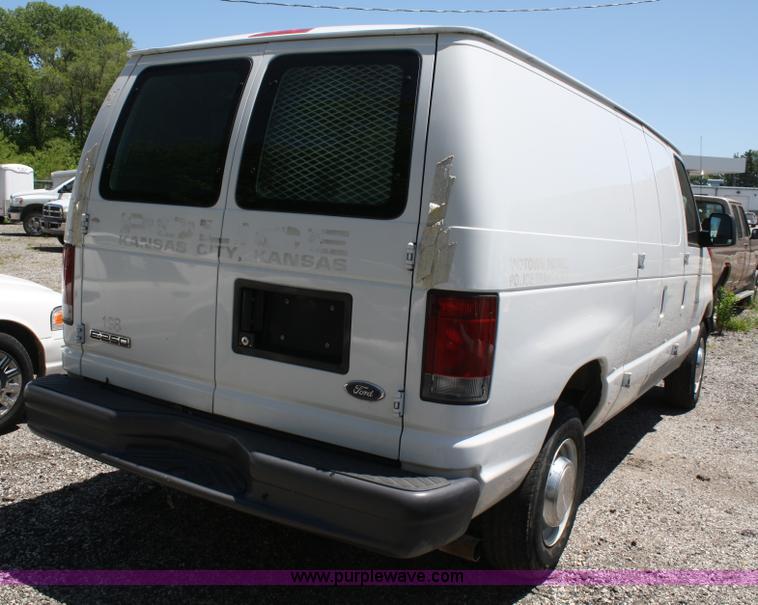 image for item 5040 2006 Ford E250 Econoline van
