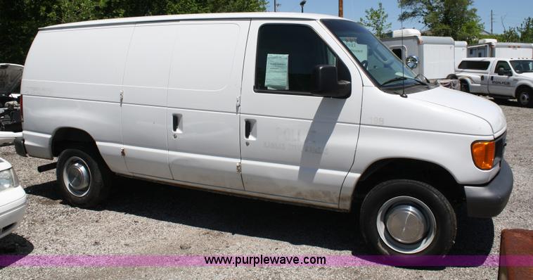 image for item 5040 2006 Ford E250 Econoline van