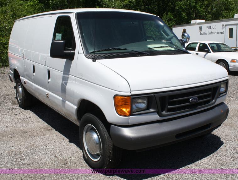 image for item 5040 2006 Ford E250 Econoline van