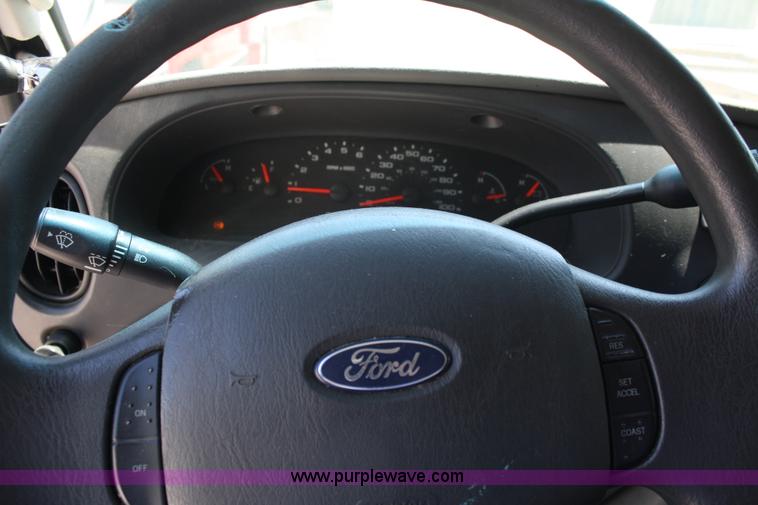 image for item 5040 2006 Ford E250 Econoline van