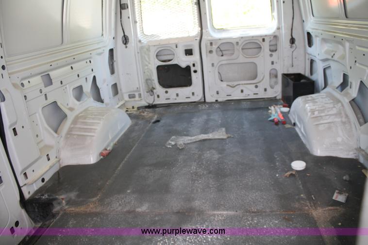 image for item 5040 2006 Ford E250 Econoline van