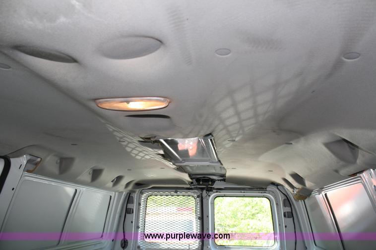 image for item 5040 2006 Ford E250 Econoline van