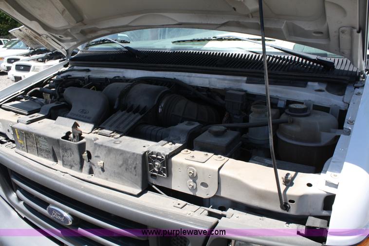 image for item 5040 2006 Ford E250 Econoline van