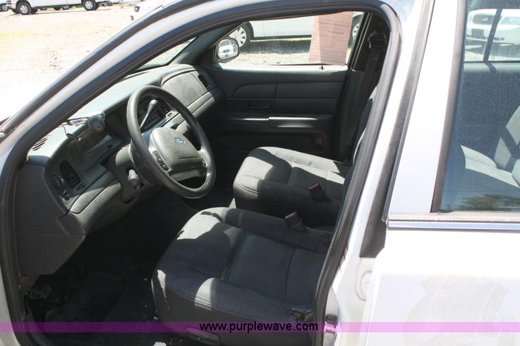 image for item 5045 2003 Ford Crown Victoria Police Interceptor