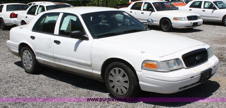 image for item 5047 2006 Ford Crown Victoria Police Interceptor