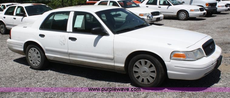 image for item 5047 2006 Ford Crown Victoria Police Interceptor