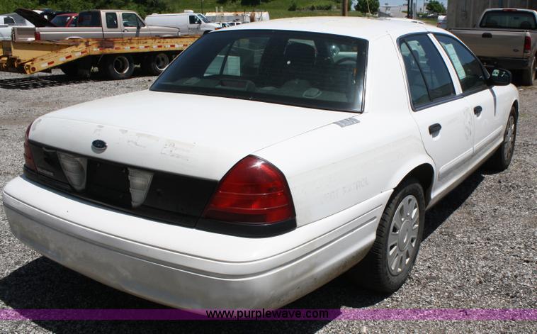 image for item 5047 2006 Ford Crown Victoria Police Interceptor