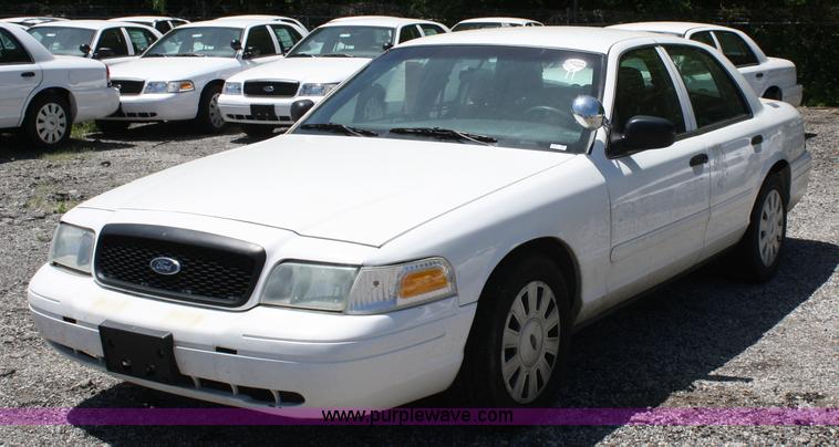 image for item 5047 2006 Ford Crown Victoria Police Interceptor