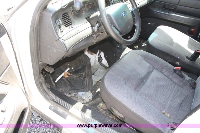 image for item 5047 2006 Ford Crown Victoria Police Interceptor