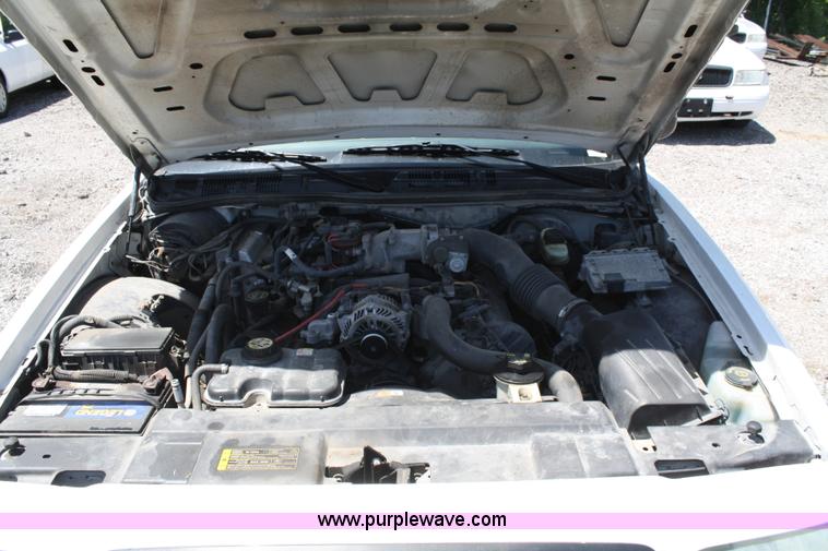 image for item 5047 2006 Ford Crown Victoria Police Interceptor