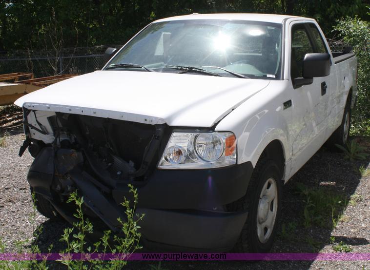 image for item 5052 2005 Ford F150 extended cab pickup truck