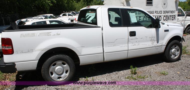 image for item 5052 2005 Ford F150 extended cab pickup truck