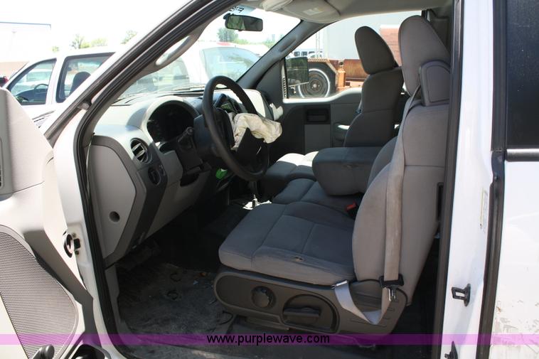 image for item 5052 2005 Ford F150 extended cab pickup truck