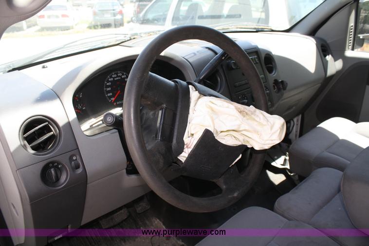 image for item 5052 2005 Ford F150 extended cab pickup truck