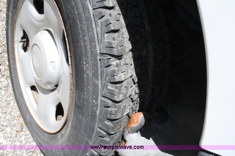 image for item 5052 2005 Ford F150 extended cab pickup truck