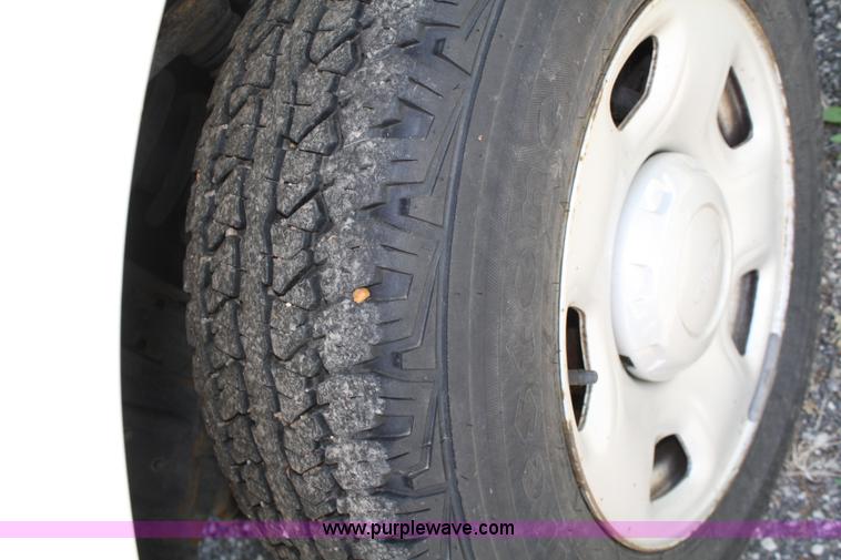 image for item 5052 2005 Ford F150 extended cab pickup truck