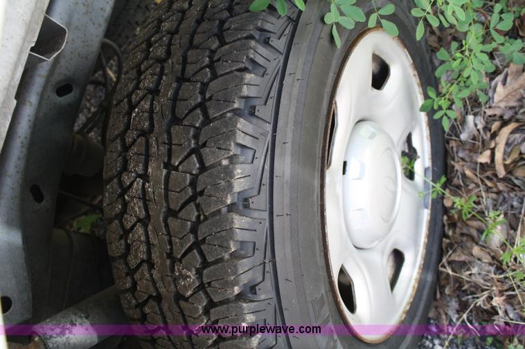 image for item 5052 2005 Ford F150 extended cab pickup truck