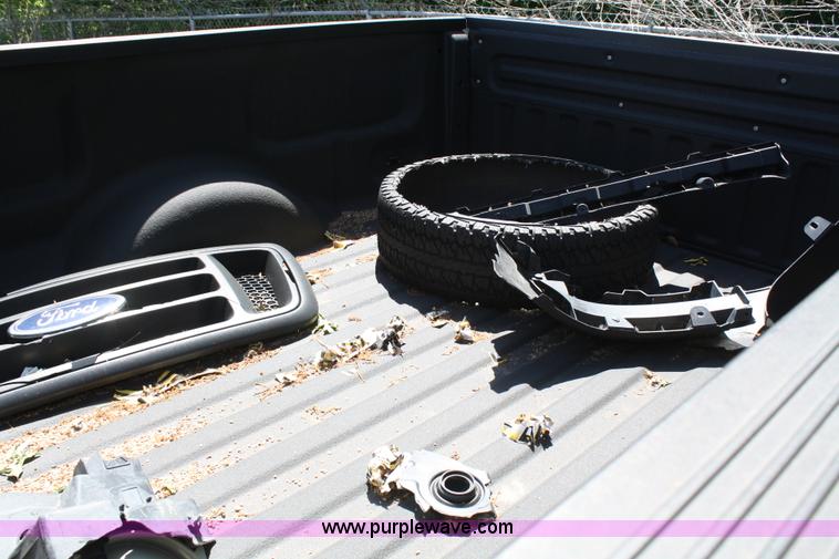 image for item 5052 2005 Ford F150 extended cab pickup truck