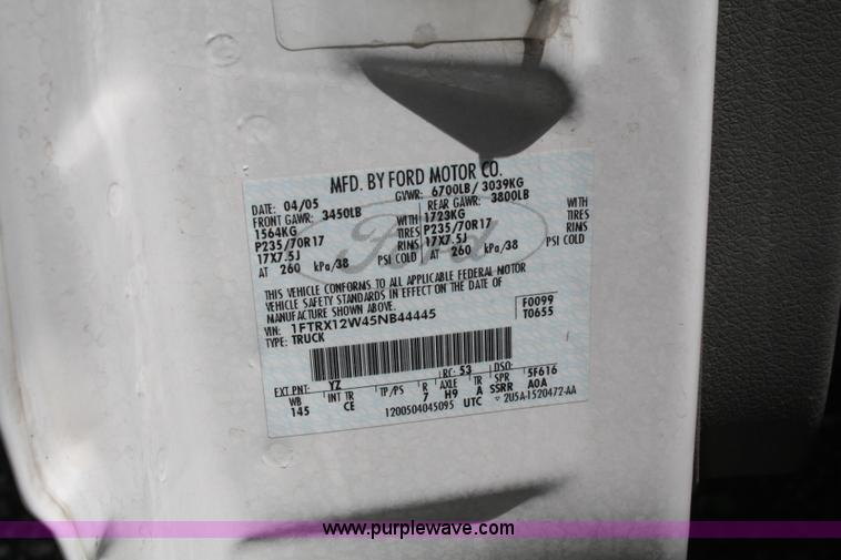 image for item 5052 2005 Ford F150 extended cab pickup truck