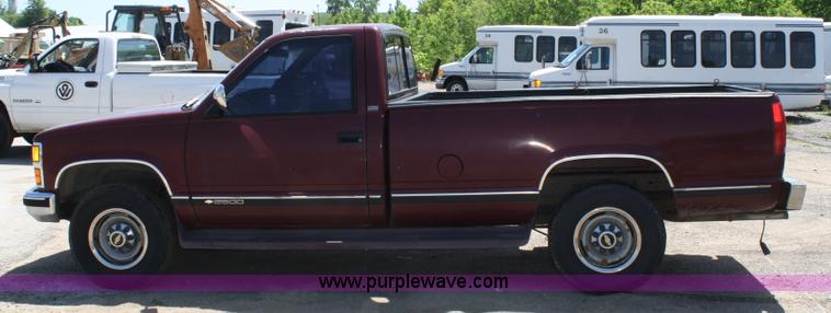 image for item 5053 1993 Chevrolet C2500 pickup truck