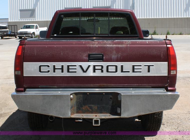 image for item 5053 1993 Chevrolet C2500 pickup truck