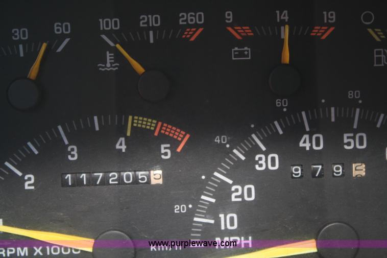 image for item 5053 1993 Chevrolet C2500 pickup truck