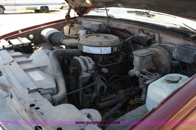 image for item 5053 1993 Chevrolet C2500 pickup truck