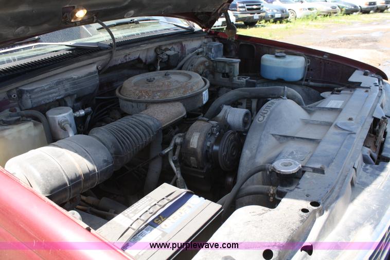 image for item 5053 1993 Chevrolet C2500 pickup truck