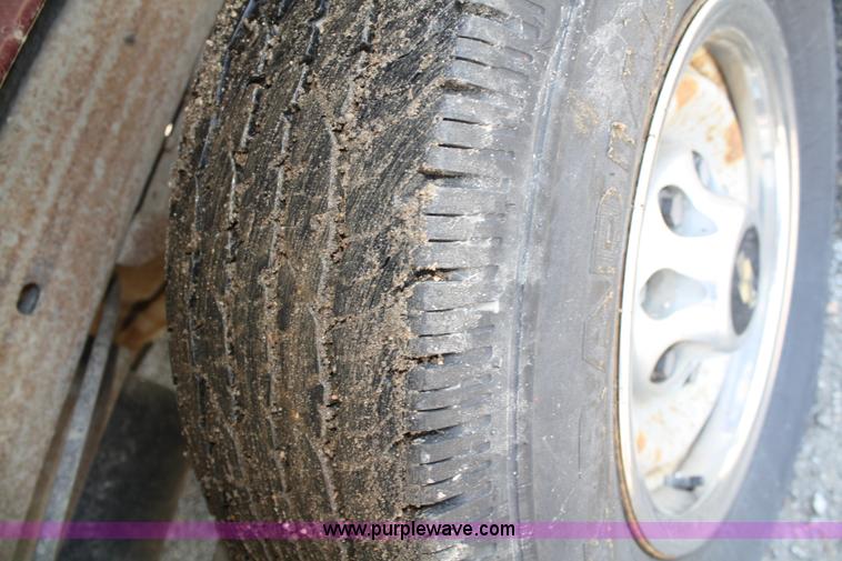 image for item 5053 1993 Chevrolet C2500 pickup truck