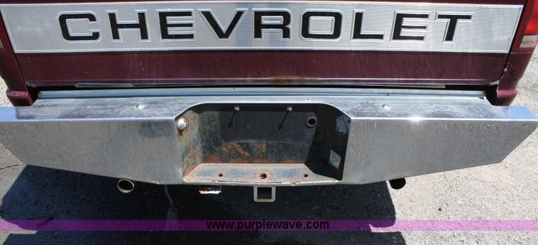 image for item 5053 1993 Chevrolet C2500 pickup truck