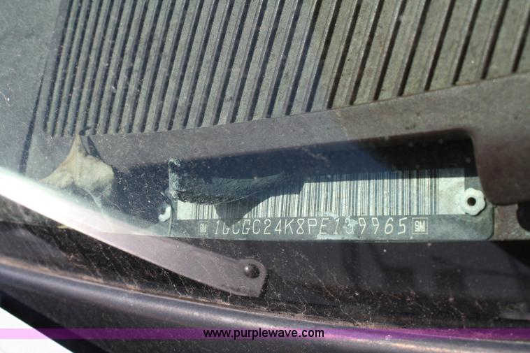 image for item 5053 1993 Chevrolet C2500 pickup truck