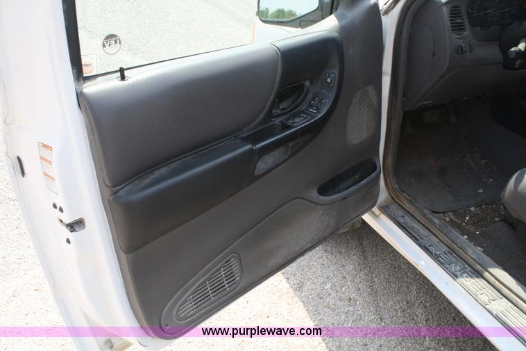 image for item 5098 2001 Ford Ranger XLT extended cab pickup truck
