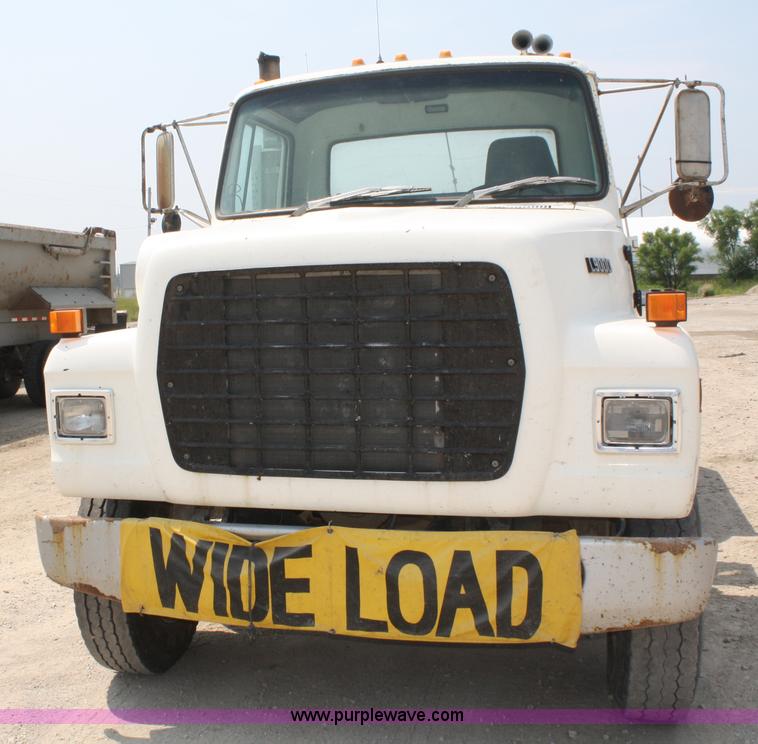 image for item 5100 1987 Ford LNT9000 semi truck