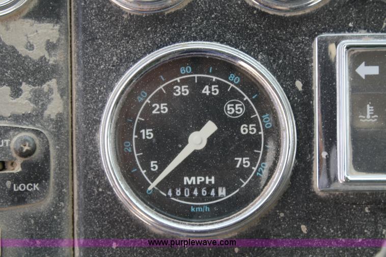 image for item 5100 1987 Ford LNT9000 semi truck