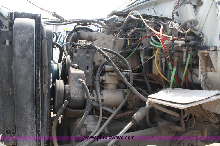 image for item 5100 1987 Ford LNT9000 semi truck