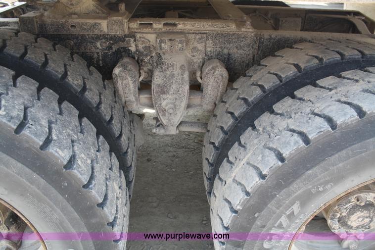 image for item 5100 1987 Ford LNT9000 semi truck