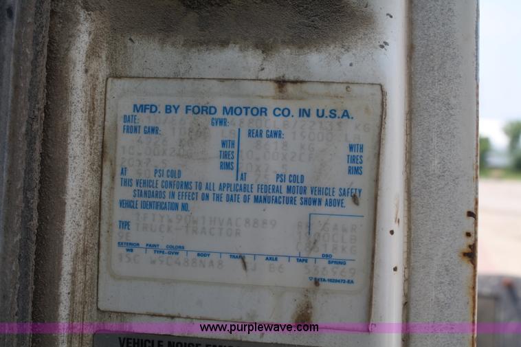 image for item 5100 1987 Ford LNT9000 semi truck