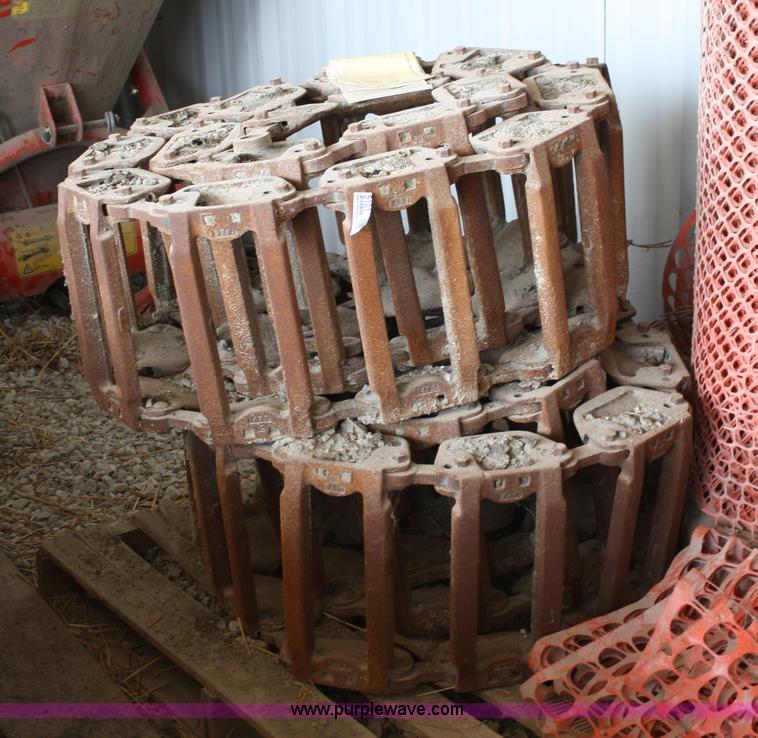 image for item 5101 Steel skid steer tracks
