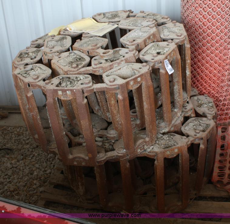 image for item 5101 Steel skid steer tracks