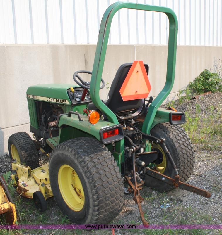 image for item 5121 1990 John Deere 755D garden tractor
