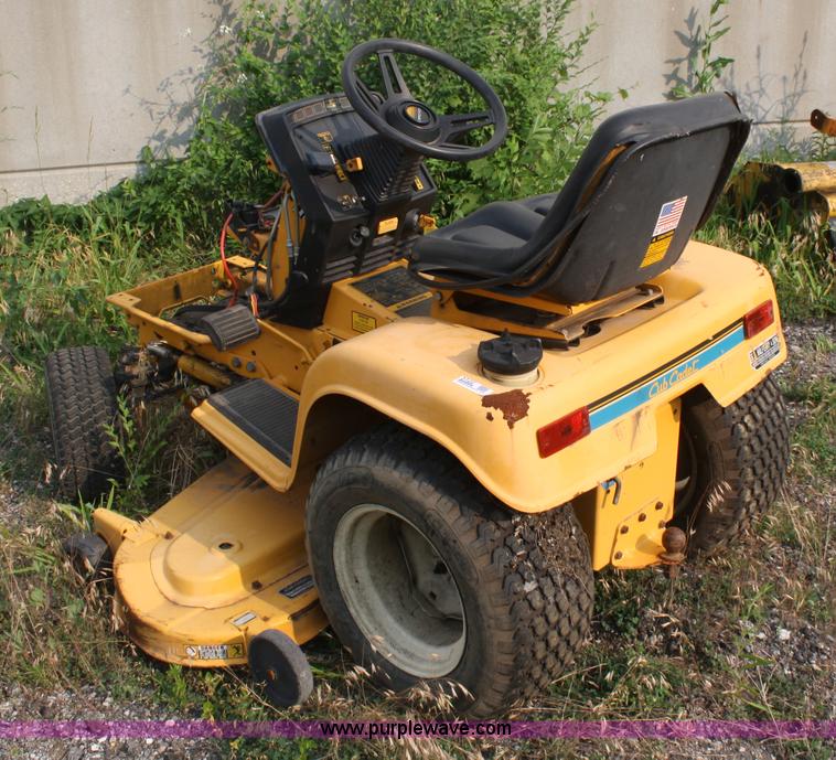 image for item 5122 1991 Cub Cadet 1862 mower