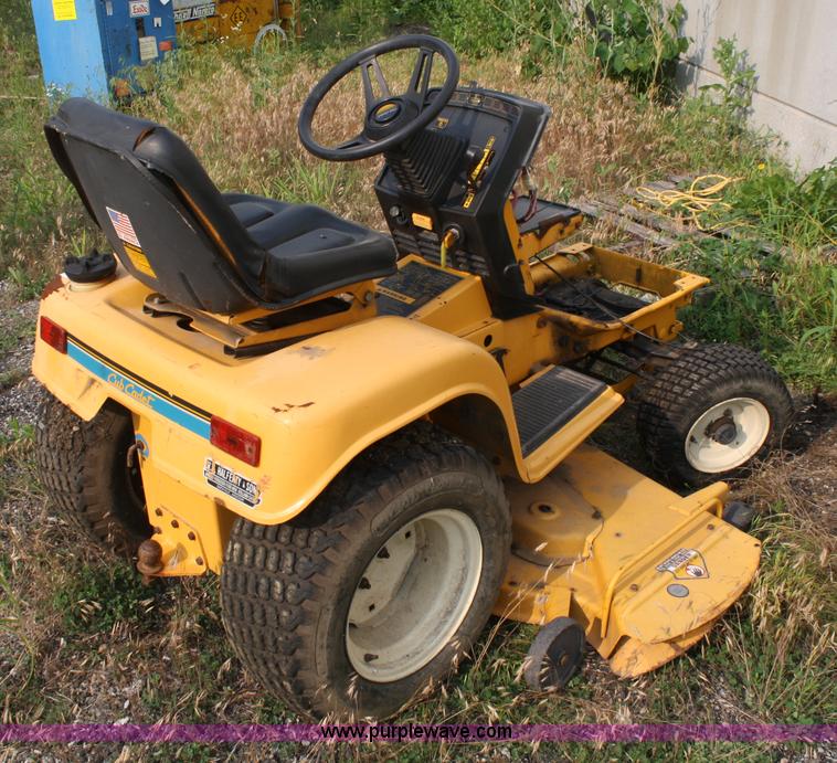 image for item 5122 1991 Cub Cadet 1862 mower