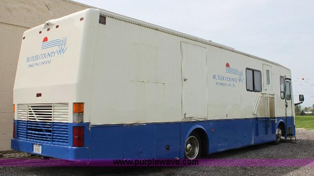 image for item 6087 1998 Odessa Larado 37' motor home